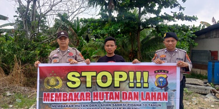 Cegah Karhutla, Polsek Pangkalan Kerinci Sisir Daerah Rawan dan Edukasi Warga