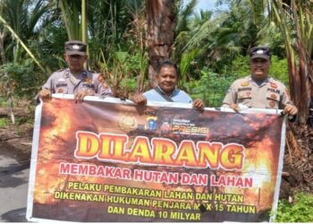 Polsek Kuala Kampar Laksanakan Patroli Antisipasi Karhutla dan Sosialisasi Larangan Membakar Lahan