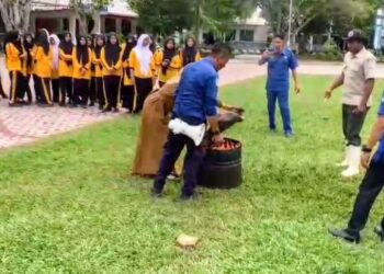 Tingkatkan SPAB, BPBD dan SMAN 1 Langsa Gelar Simulasi Padamkan Api