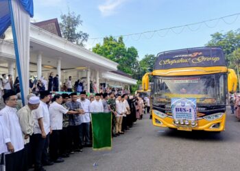 Pemko Langsa Lepas 186 CJH Menuju Banda Aceh