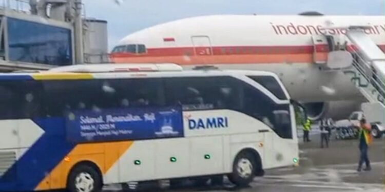 Jemput Berkah, Pj Sekda Langsa Lepas Tamu Allah di Bandara Internasional SIM Aceh Besar