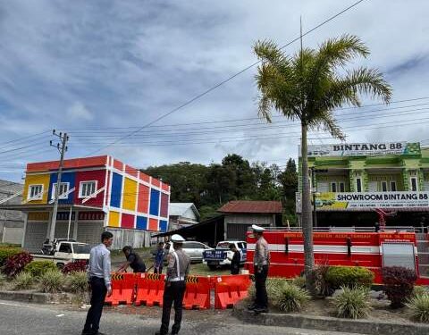 Dishub Bersama Satlantas Aceh Tengah Tutup Median Bukaaan Jalan Soekarno Hatta Kebet 