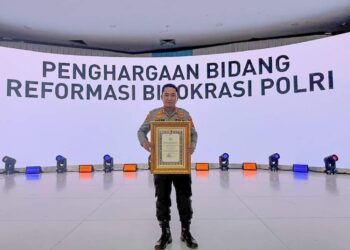 Kapolres Lhokseumawe AKBP Dr. Ahzan Terima Penghargaan Pelayanan Prima Dari Kapolri
