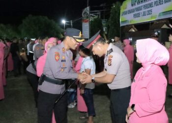 Kapolres Kampar Pimpin Upacara Kenaikan Pangkat Personil Periode 1 Juli 2025