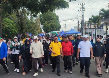 Hari Bhayangkara Ke 79, Ribuan Warga Kota Takengon Meriahkan Jalan Santai Dan Senam Bersama