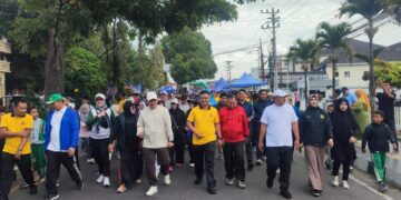Hari Bhayangkara Ke 79, Ribuan Warga Kota Takengon Meriahkan Jalan Santai Dan Senam Bersama