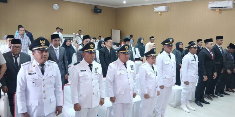 Bupati Bireuen H Mukhlis, ST Lantik 6 Camat Dan Pejabat Terkait