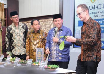 Cecah Terong Belene Dan Diplomasi Sambal Ala Bupati Haili Yoga