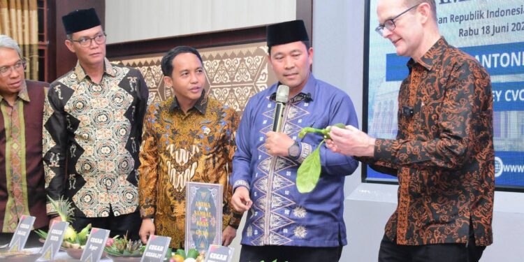 Cecah Terong Belene Dan Diplomasi Sambal Ala Bupati Haili Yoga