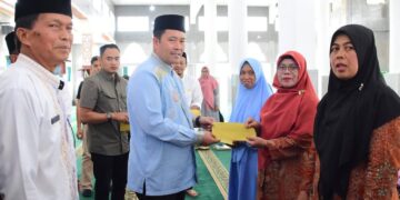 Pemkab Serahkan Intensif, Bupati Haili Yoga: Terima Kasih Atas Dedikasi Guru Ngaji