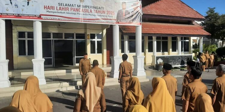 Pj Sekda Mursyid Pimpin Apel Pagi, Beri Amanat Terkait Rasa Syukur Pada Jajaran