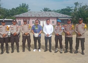 Polsek Pangkalan Kuras Tanam Bibit Pohon, Dukung Program Penghijauan Kapolda Riau