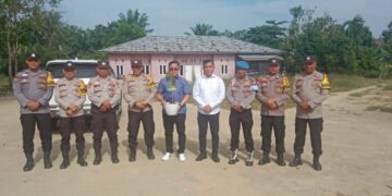 Polsek Pangkalan Kuras Tanam Bibit Pohon, Dukung Program Penghijauan Kapolda Riau