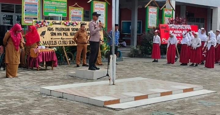 Harunya Pelepasan Siswa SDN 008 Pangkalan Kerinci, Polisi Sampaikan Pesan Kamtibmas