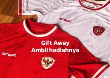 Sahabat Bardan Sahidi Bagi Bagi Jersey Tim Nasional