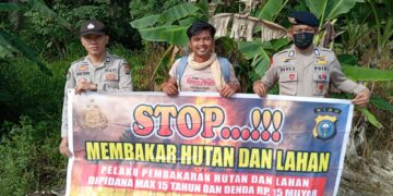 Cegah Karhutla, Polsek Teluk Meranti Sebar Maklumat Kapolda Riau dan Gelar Binluh ke Warga