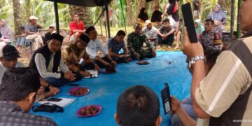 Masyarakat Penanggalan Mengadu Kepada Haji Uma Terkait Lahan Diserobot PT Laot Bangko