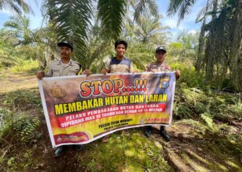 Cegah Karhutla, Polsek Teluk Meranti Sebarkan Maklumat Kapolda Riau ke Warga Perkebunan