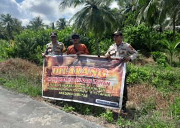 Polsek Kuala Kampar Gencarkan Patroli Karhutla, Warga Diedukasi soal Larangan Bakar Lahan