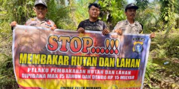 Cegah Karhutla, Polsek Teluk Meranti Sebar Maklumat Kapolda Riau ke Warga