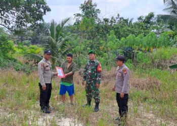 Polsek Pangkalan Lesung dan TNI Gencar Sosialisasi Larangan Bakar Lahan