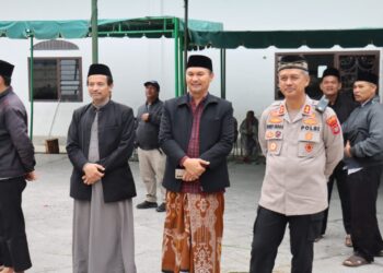 Kapolres Aceh Tengah Saksikan Penyembelihan Hewan Qurban Idul Adha 1446 H Di Masjid Ruhama