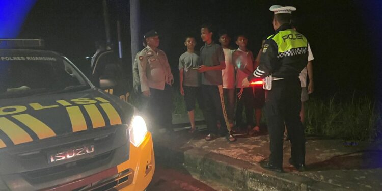 Patroli Blue Light Polres Kuatan Singingi Jaga Keamanan Warga Taluk Kuantan