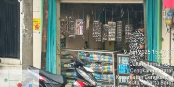 Toko Obat Berkedok Penjual Benang Di Kawasan Cengkareng Barat Resahkan Warga