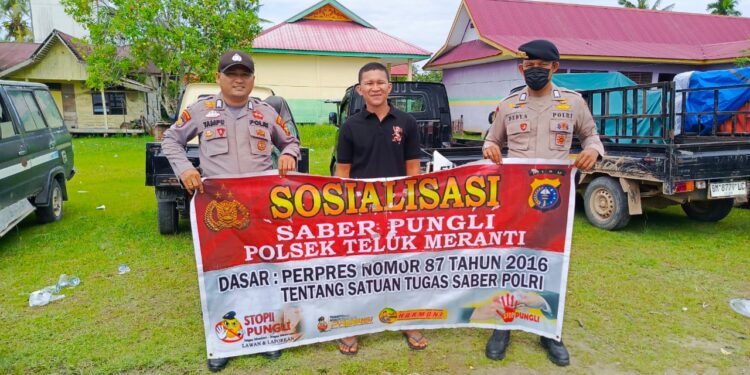 Patroli dan Sosialisasi Saber Pungli Polsek Teluk Meranti Ciptakan Situasi Kondusif