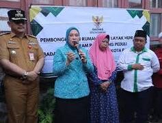 Program Rehab Rumah Mamad/Ning Imah Bersama Ketua TP PKK Kota Palembang