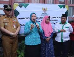 Program Rehab Rumah Mamad/Ning Imah Bersama Ketua TP PKK Kota Palembang