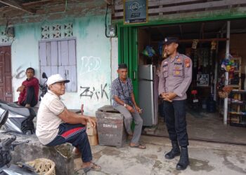 Sambangi Warga Rawang Empat, Bhabinkamtibmas Polsek Bunut Ajak Jaga Kamtibmas dan Lawan Hoaks