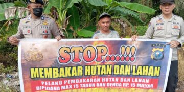 Cegah Karhutla, Polsek Teluk Meranti Sebar Maklumat Kapolda Riau dan Lakukan Penyuluhan ke Warga