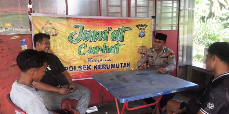 Polsek Kerumutan Gelar Jumat Curhat, Dengarkan Keluhan Masyarakat