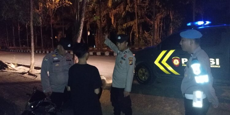 Polsek Pangkalan Kerinci Gelar KRYD, Sasar Remaja dan Lokasi Rawan Kamtibmas