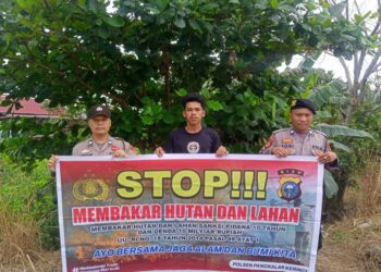 Polsek Pangkalan Kerinci Patroli Daerah Rawan Karhutla dan Sosialisasikan Maklumat Kapolda Riau