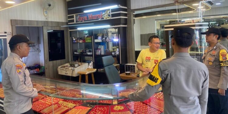 Polsek Pangkalan Kuras Patroli C3, Sasar Toko Emas hingga ATM di Jalintim Sorek Satu