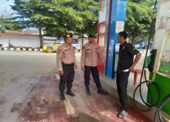 Polsek Pangkalan Kerinci Patroli Mandiri Swalayan dan SPBU, Pastikan Situasi Tetap Aman