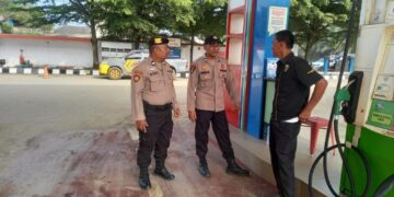 Polsek Pangkalan Kerinci Patroli Mandiri Swalayan dan SPBU, Pastikan Situasi Tetap Aman