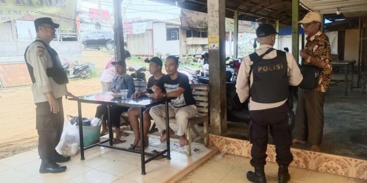 Polsek Ukui Gencarkan Patroli Edukatif, Warga Dihimbau Aktif Jaga Ketertiban