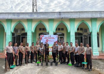 Polsek Pangkalan Kerinci Gelar Bakti Religi dan Peduli Lingkungan Sambut Hari Bhayangkara ke-79