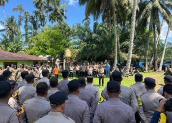 Kapolres Kuansing Pimpin Apel Pengamanan Pacu Jalur Rayon II Di Hulu Kuantan