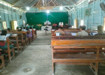 Polsek Langgam Gelar Ibadah Minggu Harmoni di Gereja HKI Tambak, Sampaikan Pesan Kamtibmas