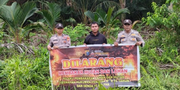 Polsek Kuala Kampar Gencarkan Patroli Karhutla, Warga Diedukasi Bahaya Buka Lahan dengan Membakar