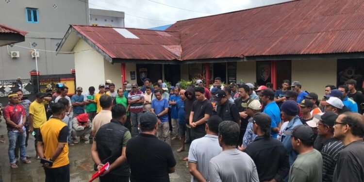 Aksi Kontroversial “Keluarga Bupati” Di Polsek Banggai Kepulauan, Sorotan Terhadap Penanganan Aduan Dan UU Pers