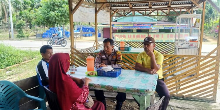 Bhabinkamtibmas Desa Dundangan Lakukan Sambang Warga, Ajak Warga Jaga Kamtibmas dan Waspada Hoaks