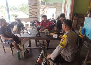 Cegah Karhutla dan Narkoba, Bhabinkamtibmas Desa Segati Gencarkan Imbauan ke Warga