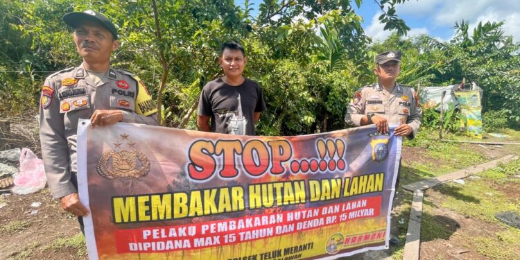 Cegah Karhutla, Polsek Teluk Meranti Sebar Maklumat Kapolda Riau ke Warga