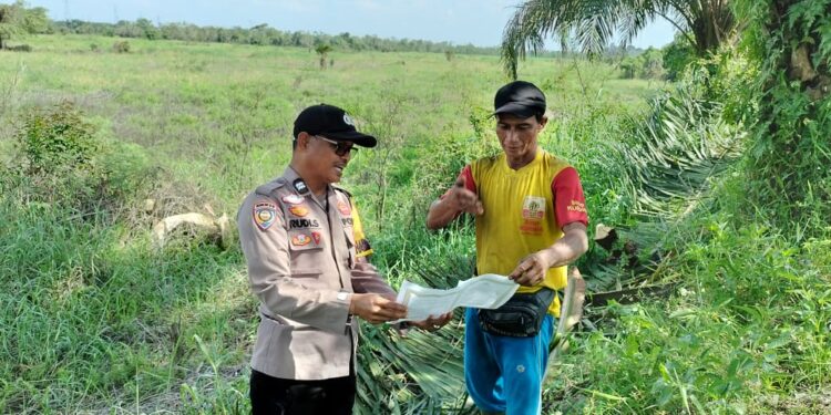 Polsek Pangkalan Kerinci Patroli Daerah Rawan Karhutla, Sosialisasi Maklumat Kapolda Riau
