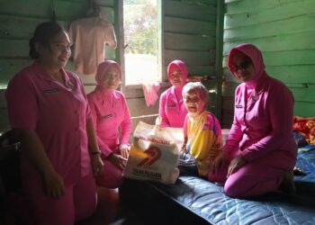 HUT Bhayangkara ke-79, Polsek Kerumutan Gelar Baksos untuk Warga Duafa